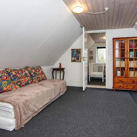 6 Person In Skaerbaek-by Traum *