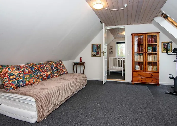 6 Person In Skaerbaek-by Traum *